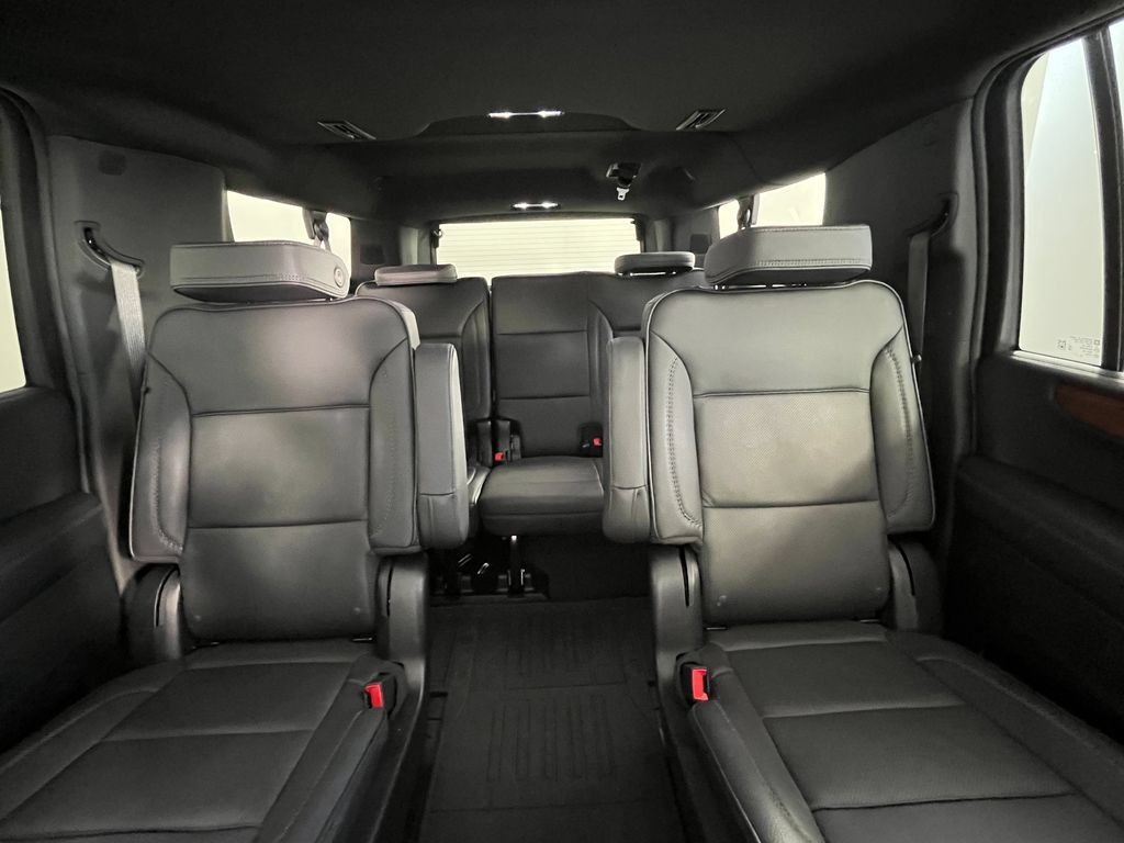 Used 2025 GMC Yukon XL Denali w/ Denali Reserve Package AWD/4WD image 14