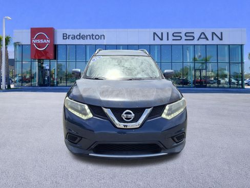 Used 2016 Nissan Rogue S w/ Appearance Package FWD image 2