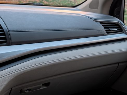 Used 2019 Honda Odyssey EX-L image 16