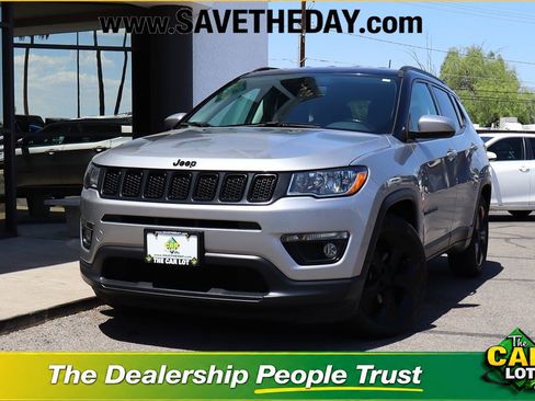 Used 2020 Jeep Compass Latitude FWD image 1