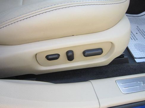 Used 2013 Ford Taurus Limited AWD/4WD image 19