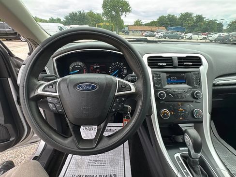 Used 2014 Ford Fusion SE FWD image 15