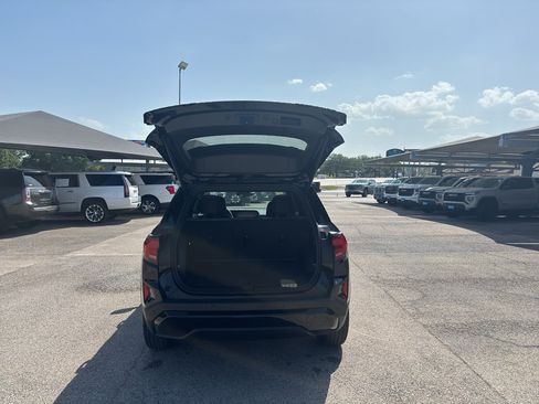 Used 2027 GMC Terrain Elevation w/ Elevation Premium Package FWD image 7