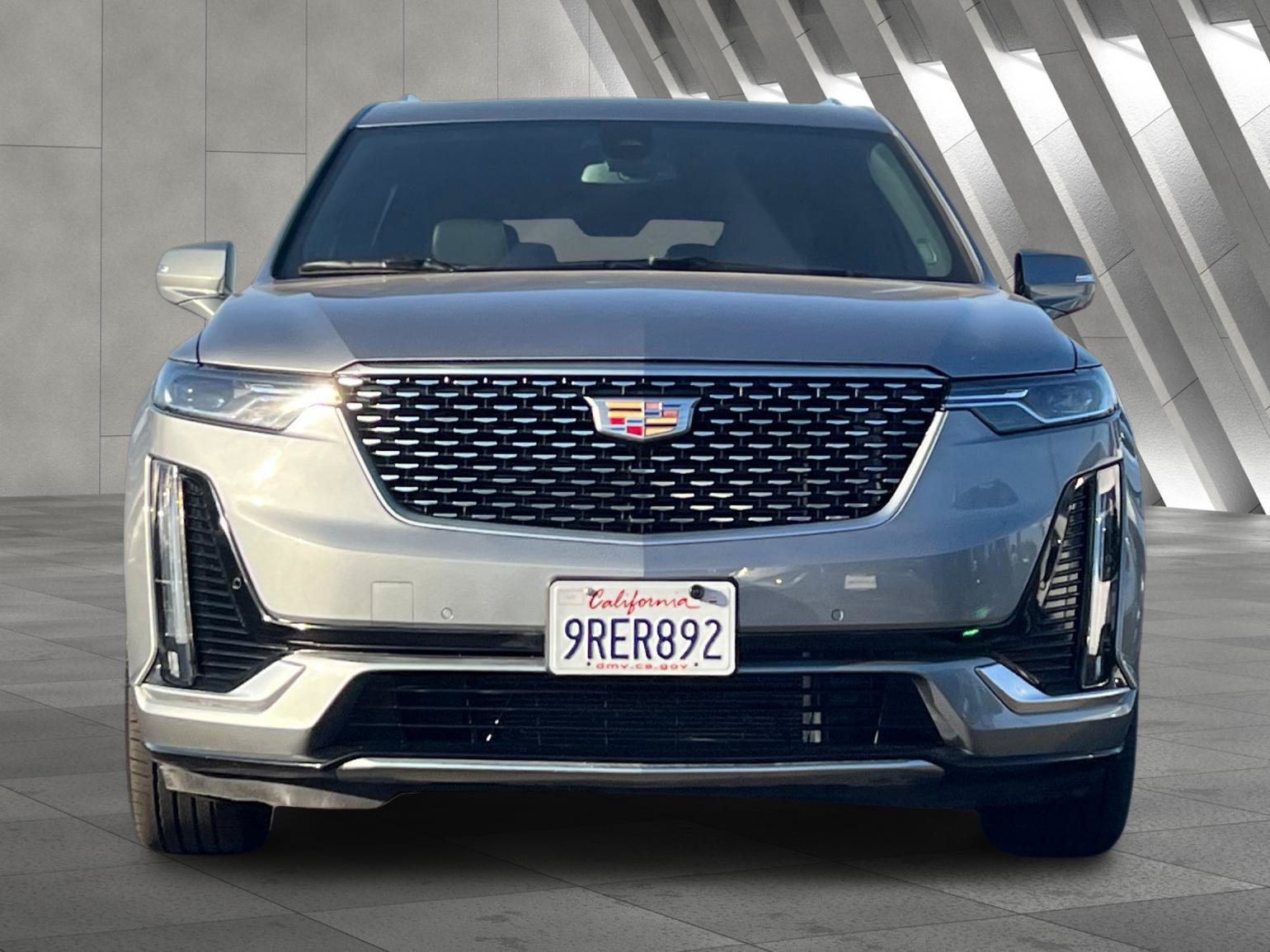 Certified 2025 Cadillac XT6 Premium Luxury FWD image 9