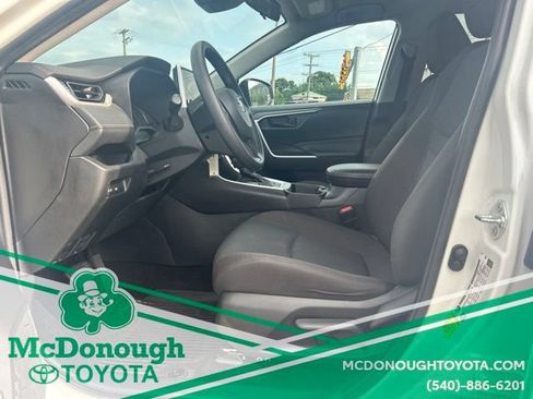 Used 2023 Toyota RAV4 LE AWD/4WD image 10