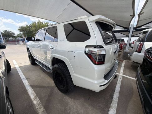 Used 2022 Toyota 4Runner Limited AWD/4WD image 4