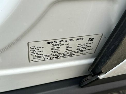 Used 2022 Tesla Model X image 35