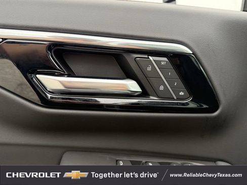 New 2025 Chevrolet Suburban Premier AWD/4WD image 25