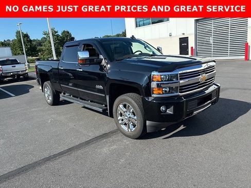 Used 2016 Chevrolet Silverado 2500 High Country w/ Duramax Plus Package AWD/4WD image 2