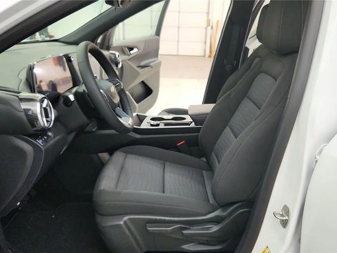 New 2026 Chevrolet Equinox LT FWD image 32