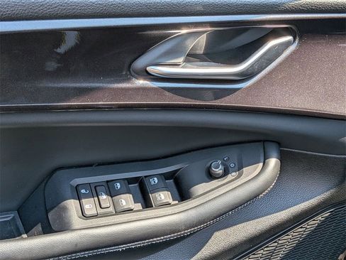 Certified 2023 Jeep Grand Cherokee Altitude image 10