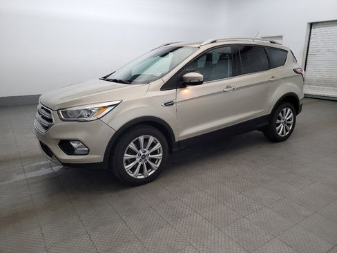 Used 2017 Ford Escape Titanium image 2