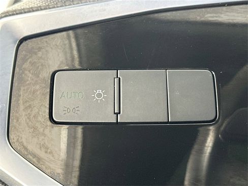 Used 2022 Audi Q3 2.0T Premium image 23