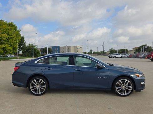 Used 2024 Chevrolet Malibu LT FWD image 2