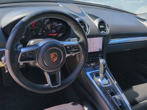 Used 2018 Porsche 718 Boxster image 25