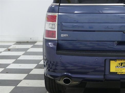 Used 2019 Ford Flex SEL image 28