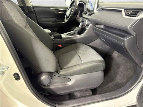 Used 2025 Toyota RAV4 XLE FWD image 13