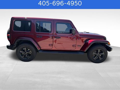 Used 2022 Jeep Wrangler Unlimited Sahara AWD/4WD image 7