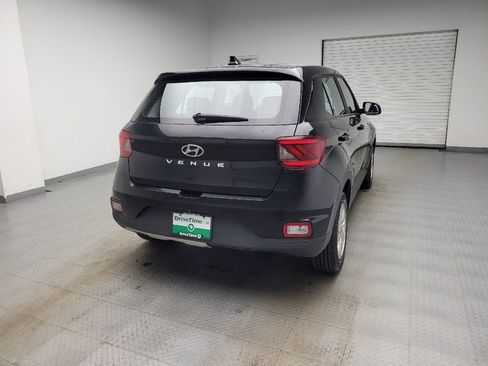 Used 2021 Hyundai Venue SE FWD image 7