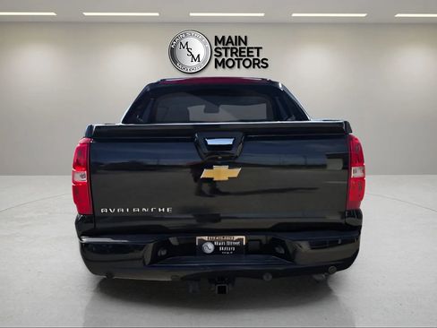 Used 2013 Chevrolet Avalanche LT w/ All-Star Edition image 4
