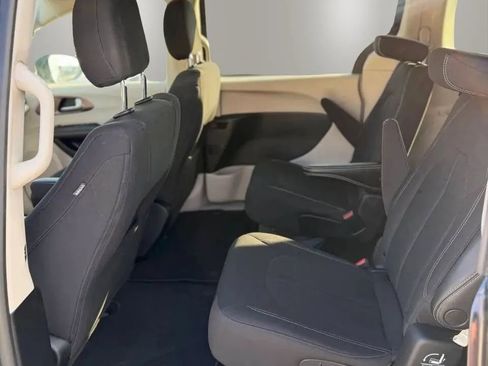 Used 2023 Chrysler Voyager LX FWD image 21