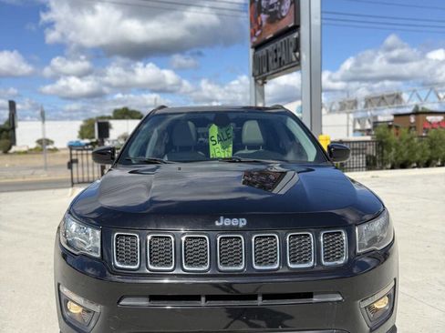 Used 2019 Jeep Compass Latitude FWD image 2