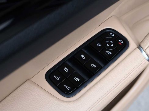 Used 2019 Porsche Cayenne AWD/4WD image 46