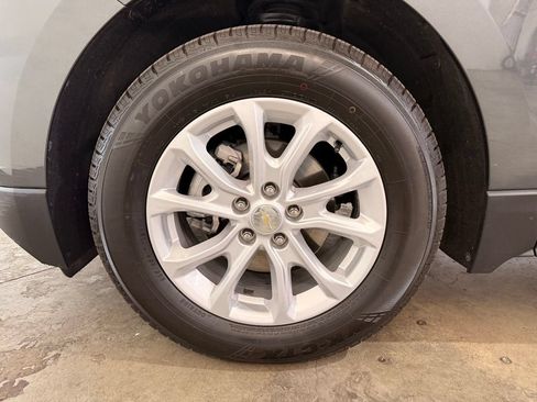 Used 2020 Chevrolet Equinox LS w/ LS Convenience Package FWD image 16