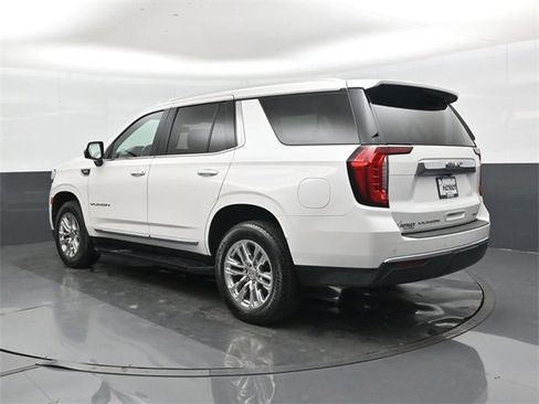 Used 2022 GMC Yukon SLT w/ SLT Luxury Package image 6
