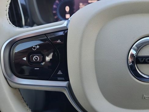 Used 2023 Volvo XC60 T8 Plus image 21