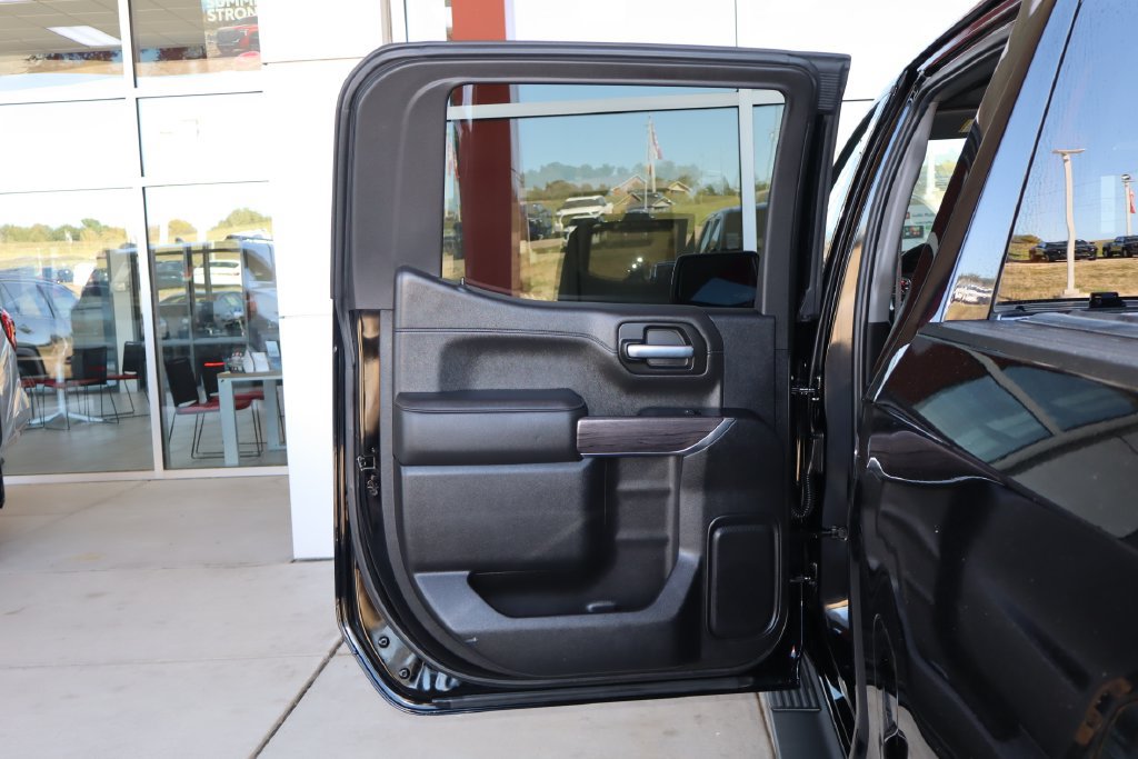 Used 2021 Chevrolet Silverado 1500 LTZ AWD/4WD image 33