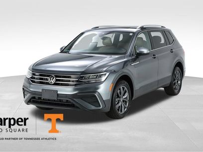 Used 2022 Volkswagen Tiguan SE w/ Panoramic Sunroof Package