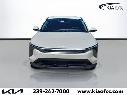 Certified 2025 Kia K4 FWD image 2