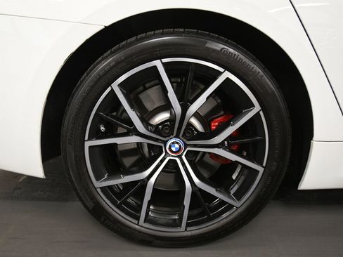 Used 2022 BMW M550i xDrive w/ Executive Package AWD/4WD image 33
