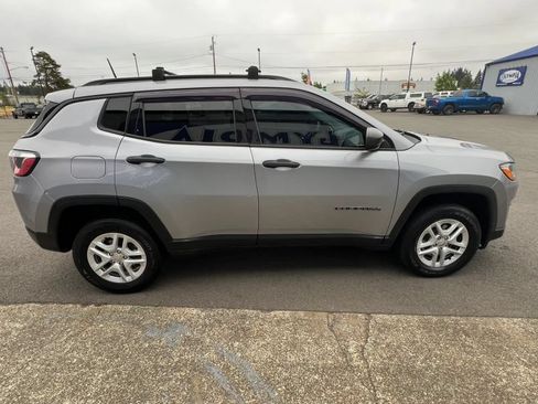 Used 2018 Jeep Compass Sport AWD/4WD image 6