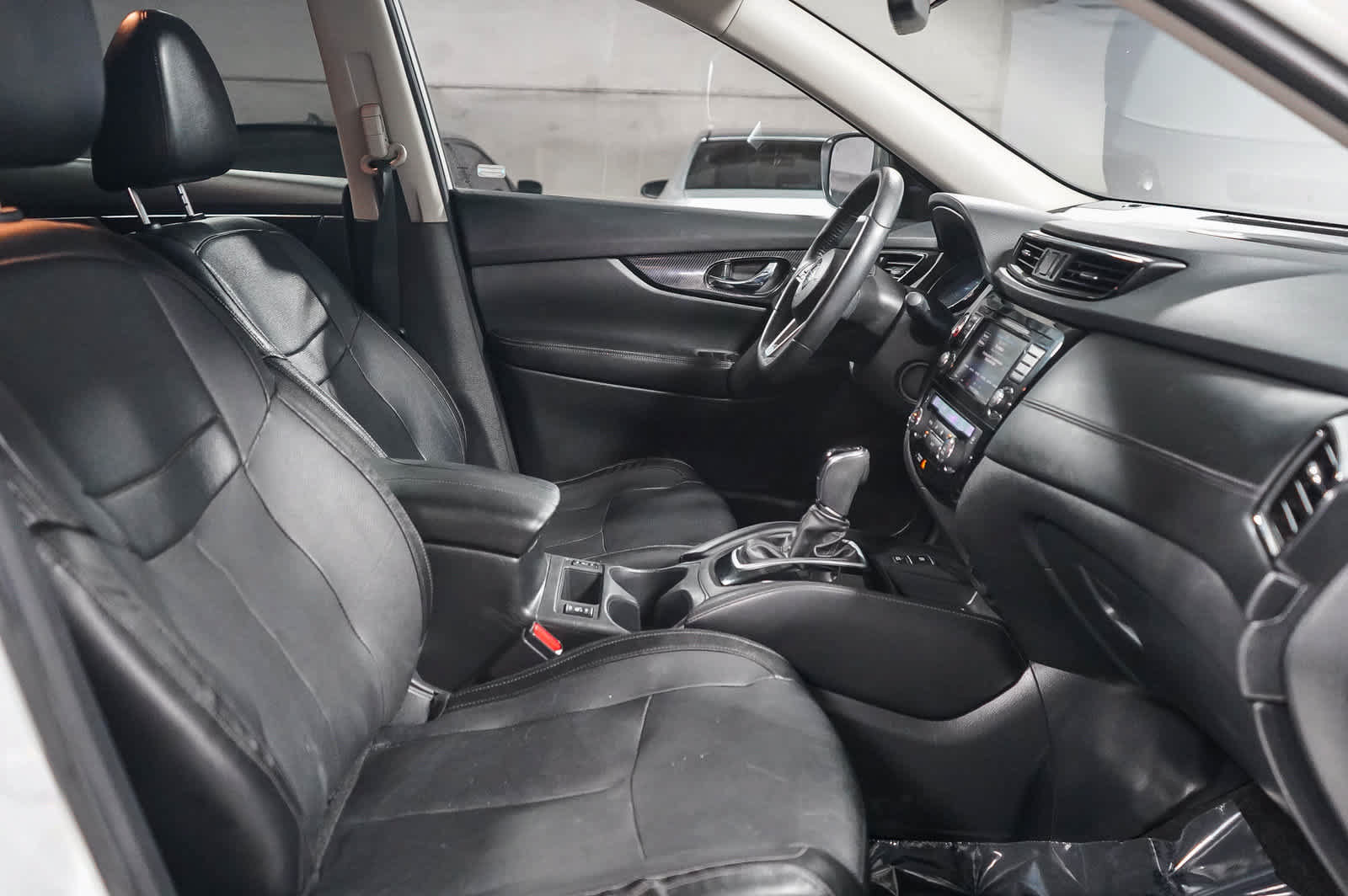 Used 2019 Nissan Rogue SL w/ Premium Package FWD image 17
