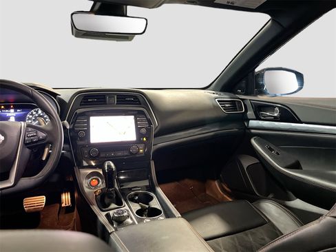 Used 2023 Nissan Maxima SR w/ Sport Mat Group image 25