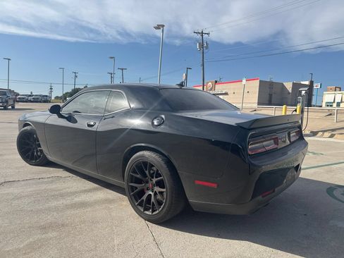 Used 2016 Dodge Challenger SRT Hellcat RWD image 5