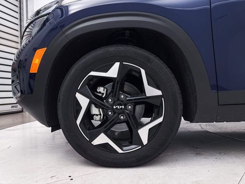 Certified 2024 Kia Seltos EX image 13