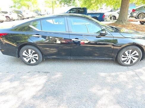 Certified 2023 Nissan Altima 2.5 S FWD image 5