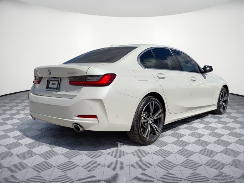 Used 2024 BMW 330i Sedan w/ Premium Package RWD image 9