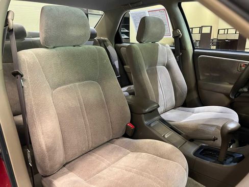 Used 1998 Toyota Camry LE image 14