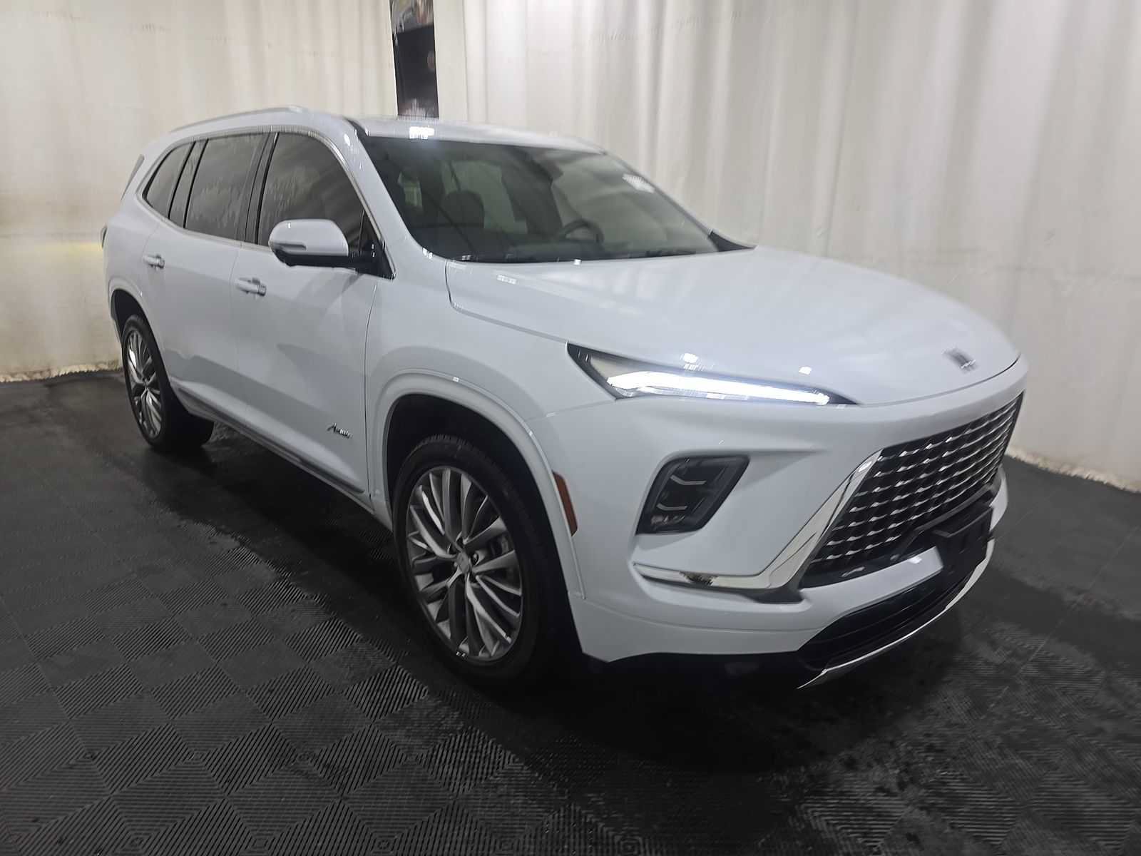 Used 2026 Buick Enclave Avenir w/ LPO, Floor Liner Package AWD/4WD image 5