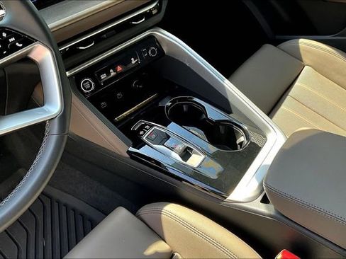 Used 2025 Audi Q5 Prestige AWD/4WD image 18