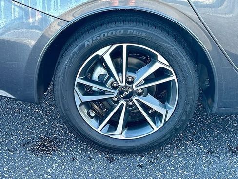 Used 2023 Kia Forte LXS FWD image 28