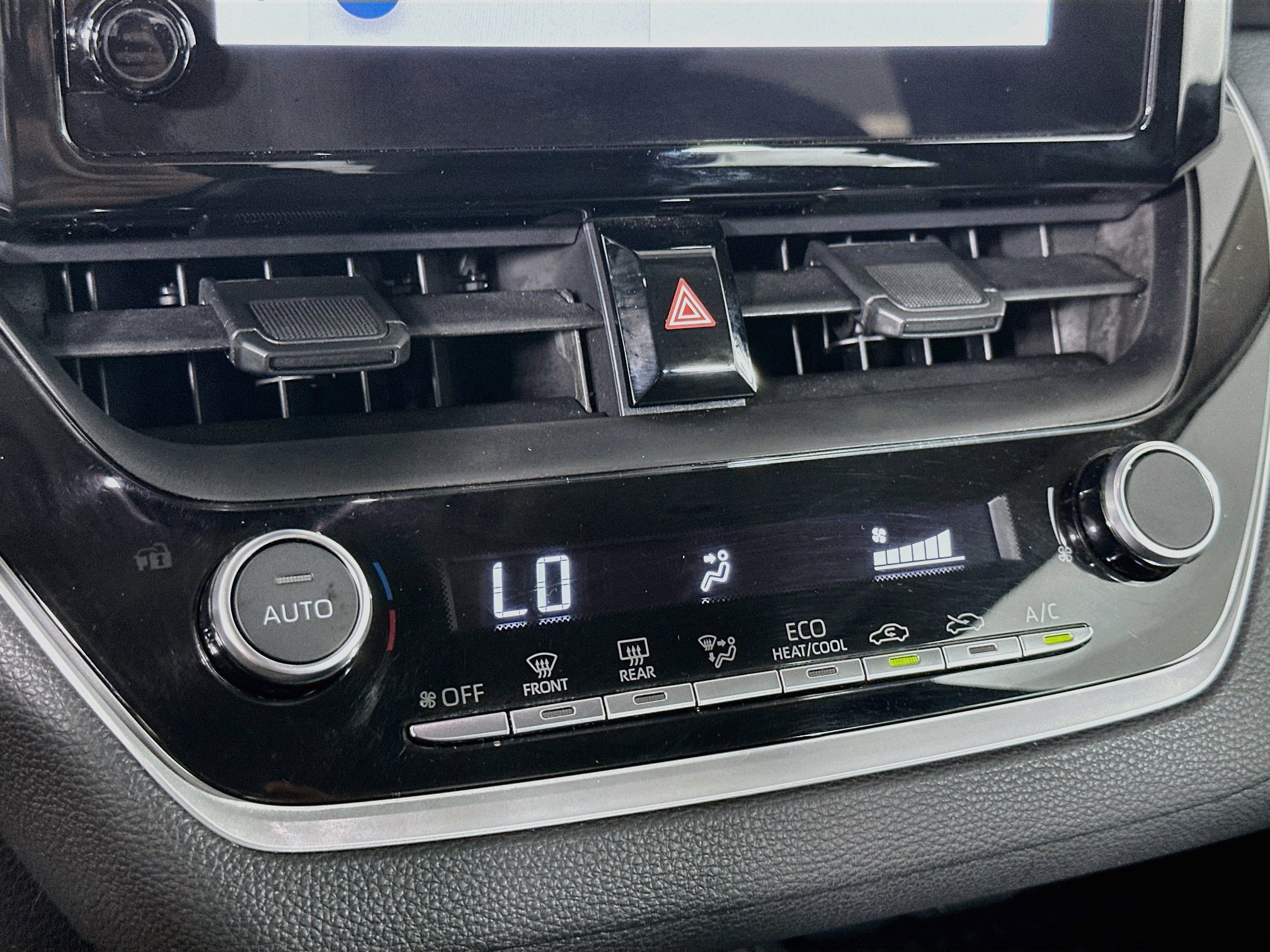 Used 2025 Toyota Corolla LE FWD image 23