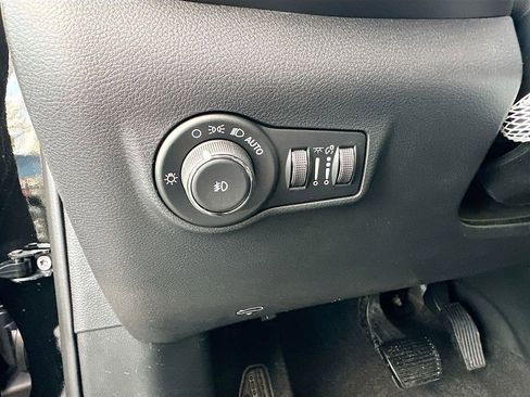 New 2026 Jeep Compass Latitude image 10