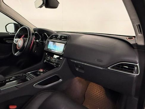 Used 2019 Jaguar F-PACE Prestige AWD/4WD image 15