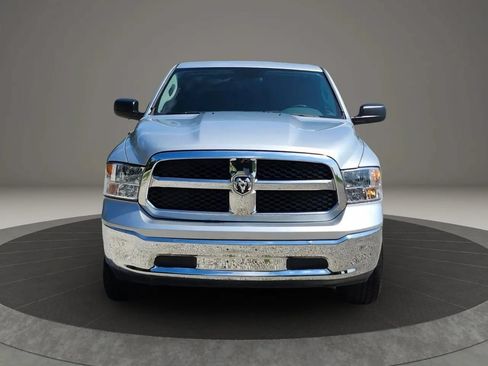 Used 2018 RAM 1500 Classic SLT AWD/4WD image 12