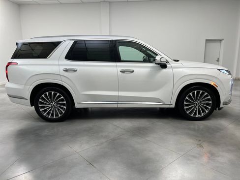 Used 2024 Hyundai Palisade Calligraphy image 8